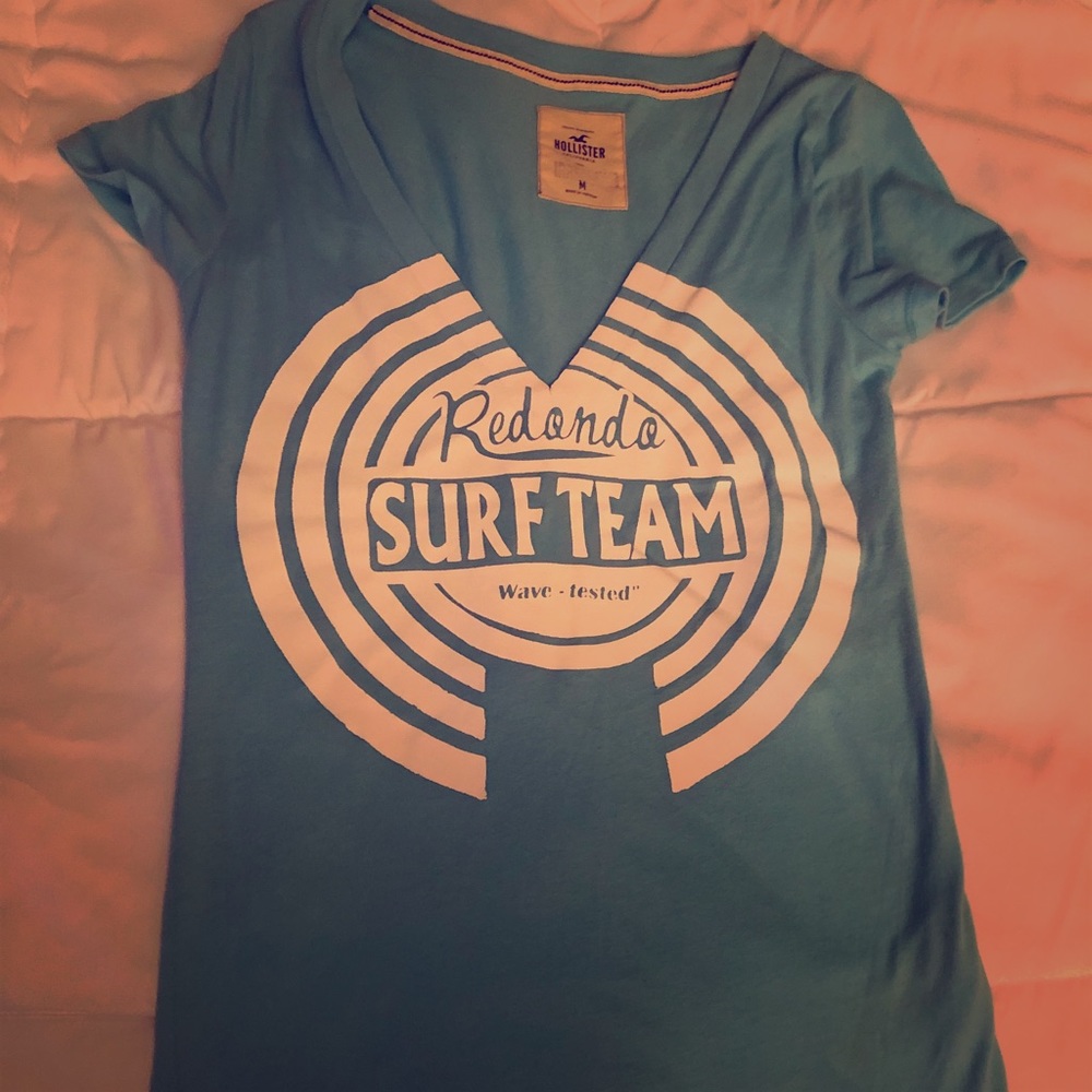 Hollister women’s tee